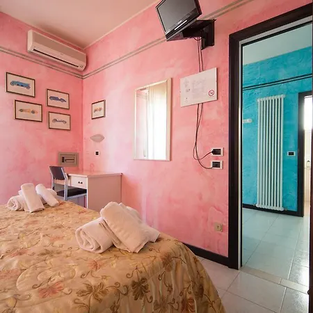 Amba Hotel 3*
