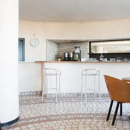 Hotel Amba 3*