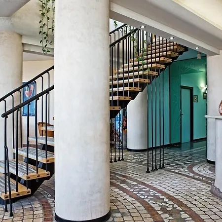 Hotel Amba 3*