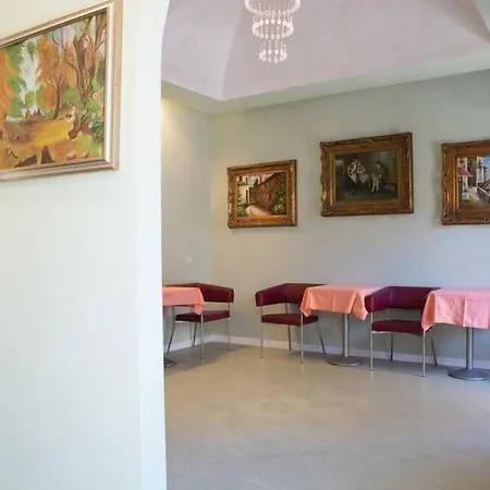 Hotel Amba 3*