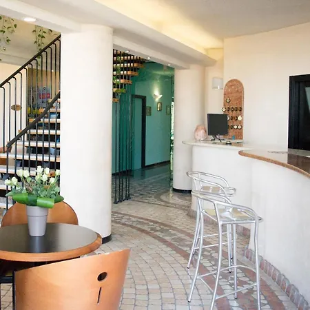 Hotel Amba 3*